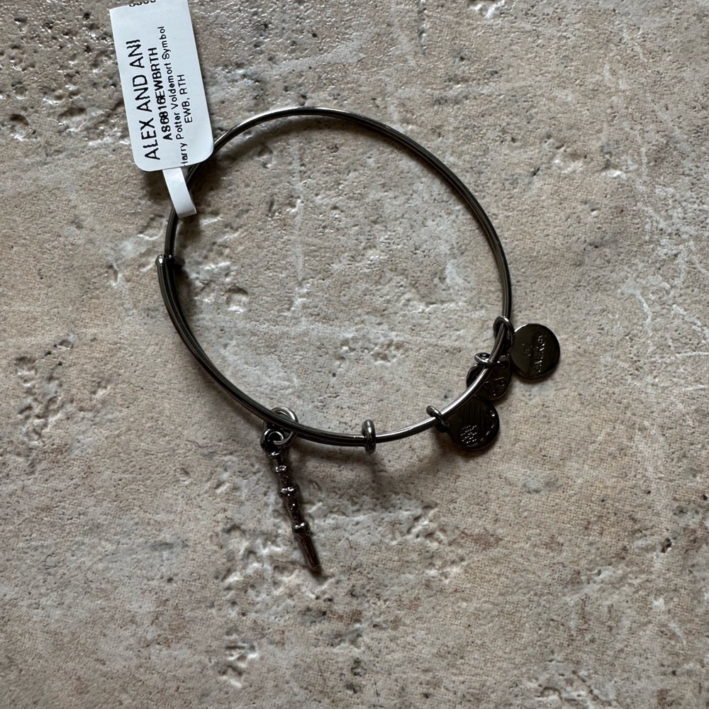 NIB & NWT: ALEX & ANI HARRY POTTER Voldemort's Wand Charm Expandable Bracelet - Picture 5 of 6